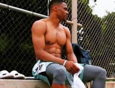 NBA这5位铁人(rén)伤病难以侵擾(rǎo)，超越伤病成就传奇