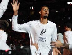 马刺主帅透露维克托(tuō)·文班亚马有望复出迎战雷霆