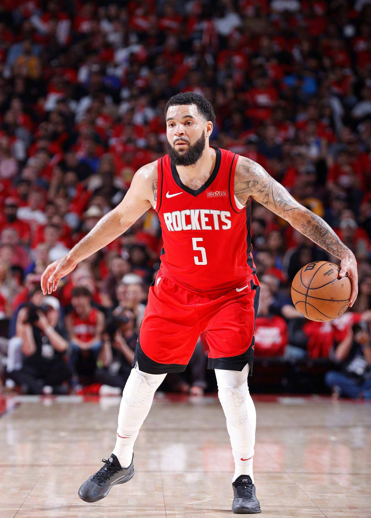 NBA东西部劲旅备战，湖人或成奪(duó)冠热门