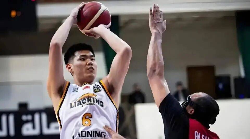 雪上加霜!杨鸣两位“手下”遭禁赛,辽篮奪(duó)冠功勋重返NBA