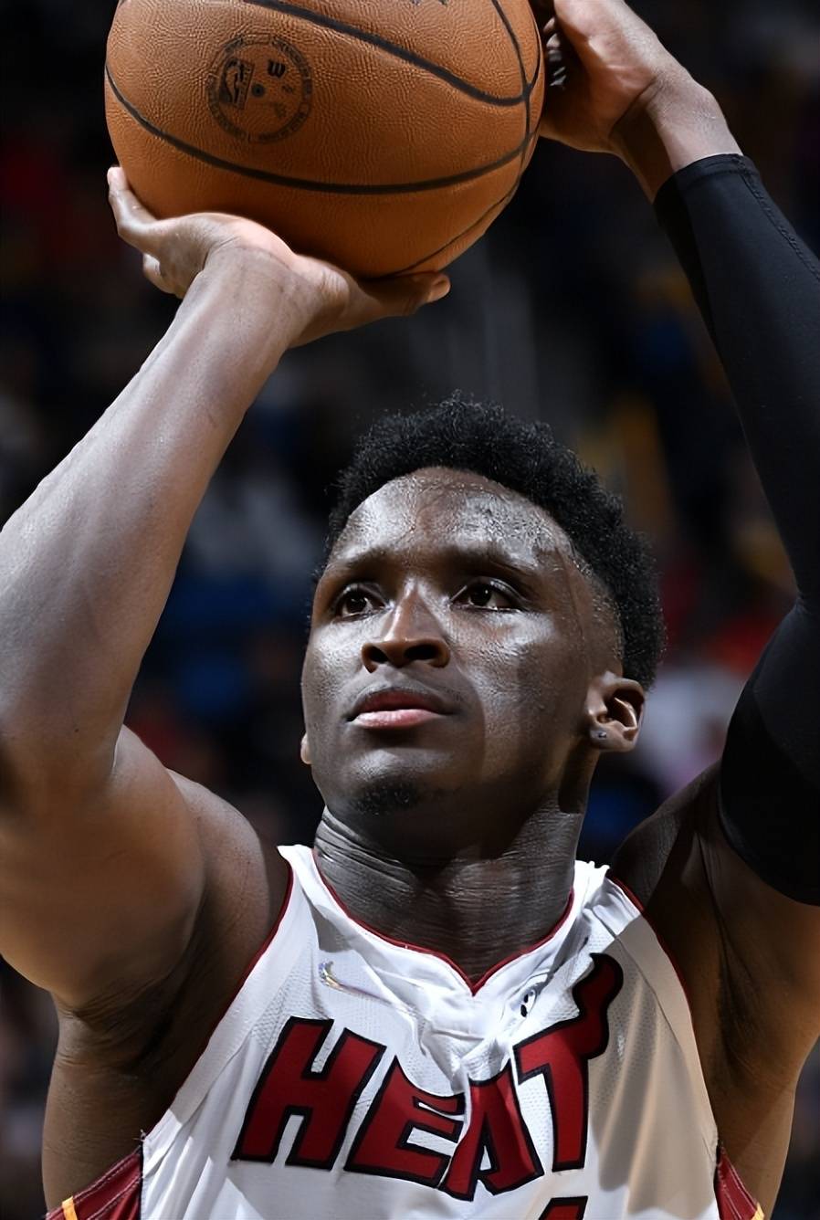 广州开启NBA季前赛郭艾伦遗憾缺席 奥拉迪波为何难来CBA？