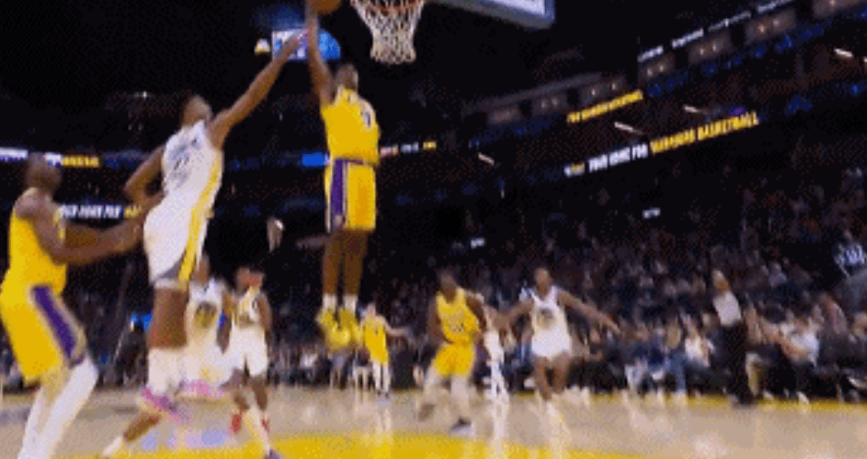 完(wán)成单臂补扣！布朗尼兩(liǎng)场季前赛表(biǎo)现低迷(mí)，还能打NBA吗？