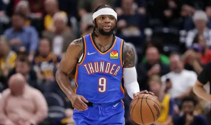 NBA落选秀辛普森备受CBA球隊(duì)追(zhuī)逐,场均(jūn)11分8助攻