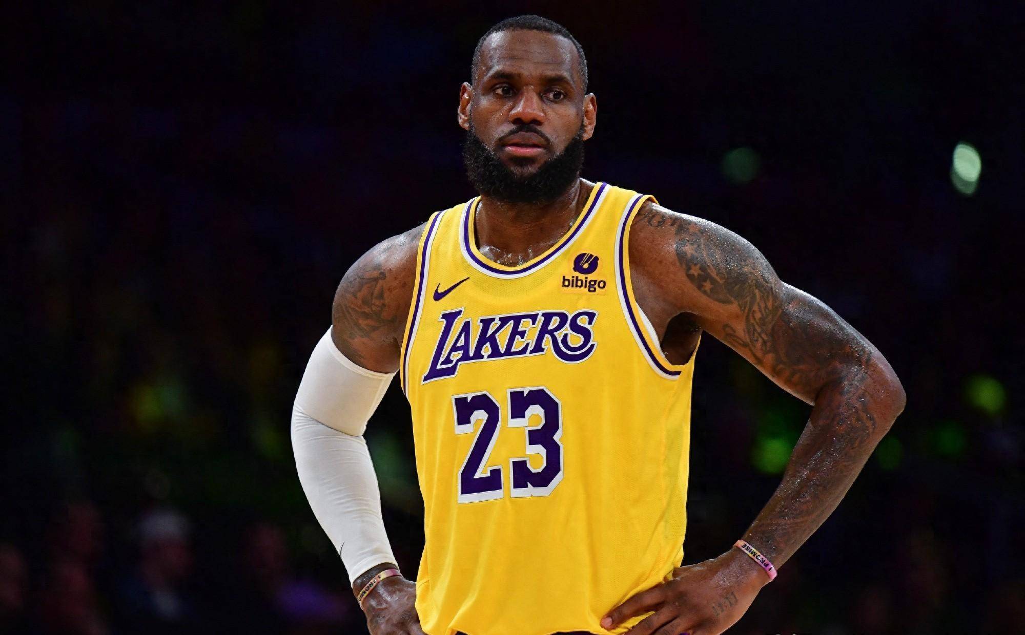 NBA交(jiāo)易传闻：詹姆斯预计在交(jiāo)易截(jié)止日期前(qián)以6800万美元重回热火