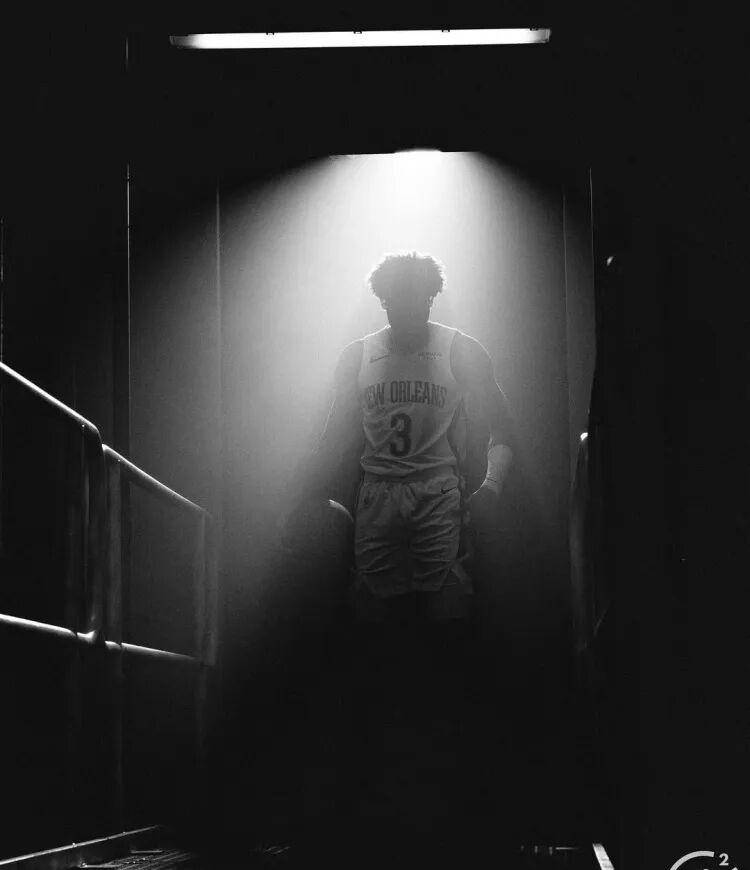 首秀惊艳!锡安三分(fēn)球高效命中率,NBA冠(guān)军后卫普尔表现平(píng)平(píng)