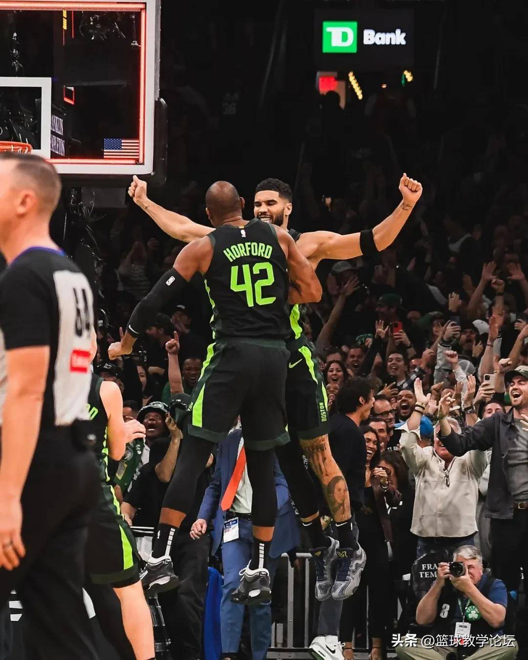 跟腱撕(sī)裂！宣布复出！直接改变NBA格局