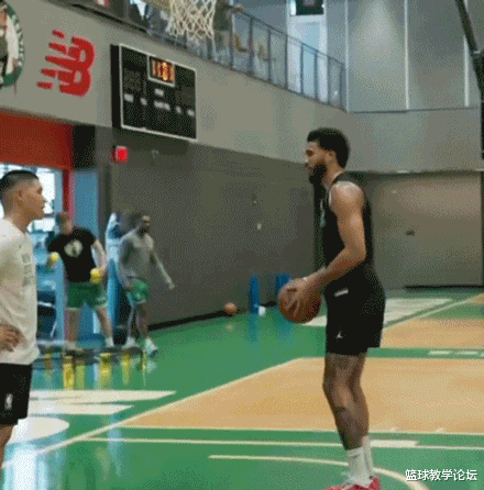 跟腱撕裂！提(tí)前复出！直接改变NBA格局