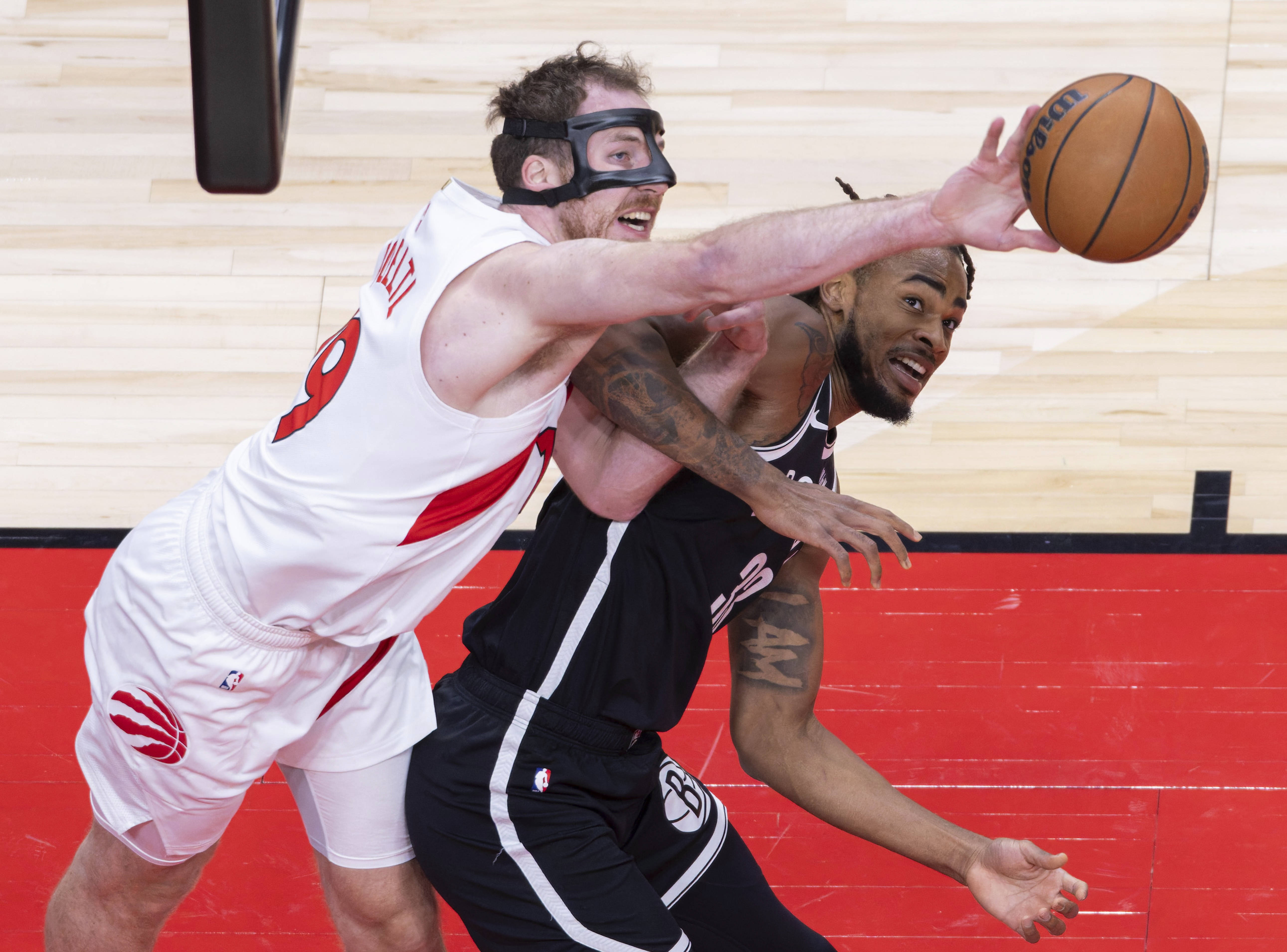 （体育）篮球——NBA季前赛：猛龙胜篮网