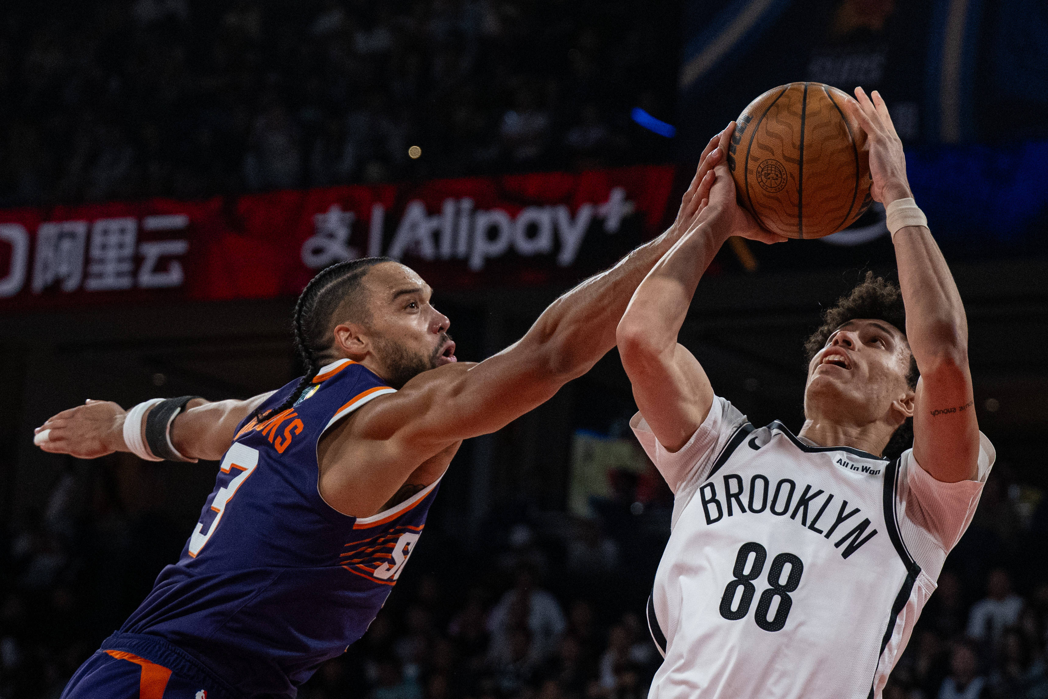 （体育）籃(lán)球——NBA季前(qián)赛：太阳胜籃(lán)网