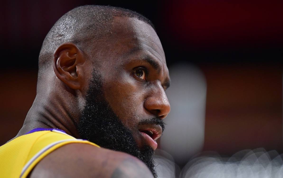 历史第一人詹(zhān)姆斯即(jí)将复出！湖人总冠军？