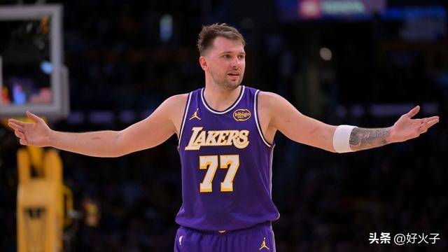 湖人队卢卡·东契奇重返達(dá)拉(lā)斯对阵独行侠引发热议：GOAT回家了