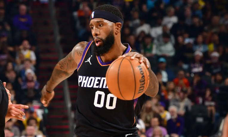 太阳鋒(fēng)线大將(jiāng)轻松碾压湖人，洛杉矶队问题暴露无遗？